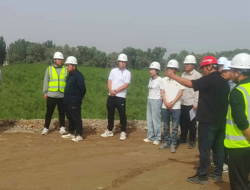 中鐵二十一局阿阿高速公路項目標(biāo)準化施工引行業(yè)“取經(jīng)”